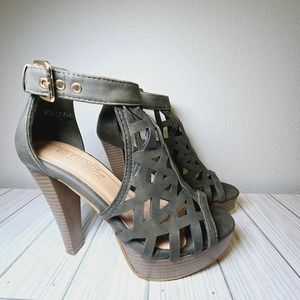 TRENDsup Collection Ankle Strap Sandal Olive Cutout Stacked Heel Peep Toe 5.5